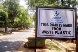 India is Building roads from plastic waste - Future Toads
